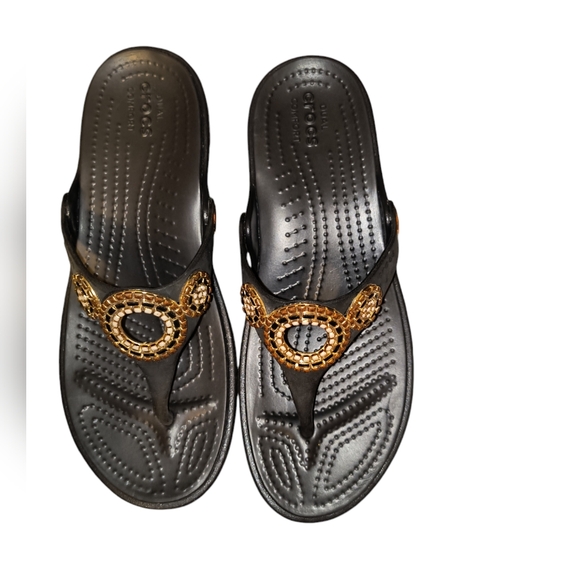 Crocs Sanrah Diamante Embellished Black/Rose Gold Wedge Flip Sandal Women's 6 w - Picture 10 of 14